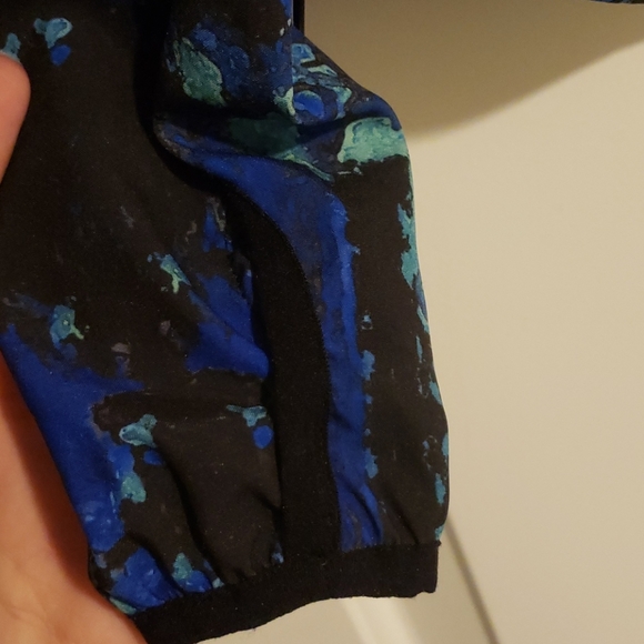 Fabletics Performance Zipup - Picture 5 of 9